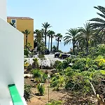 Silent With Cozy Terrace And Ocean View * ארונה