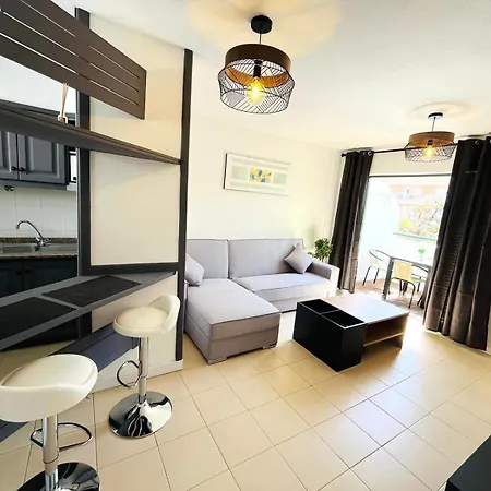 Silent With Cozy Terrace And Ocean View