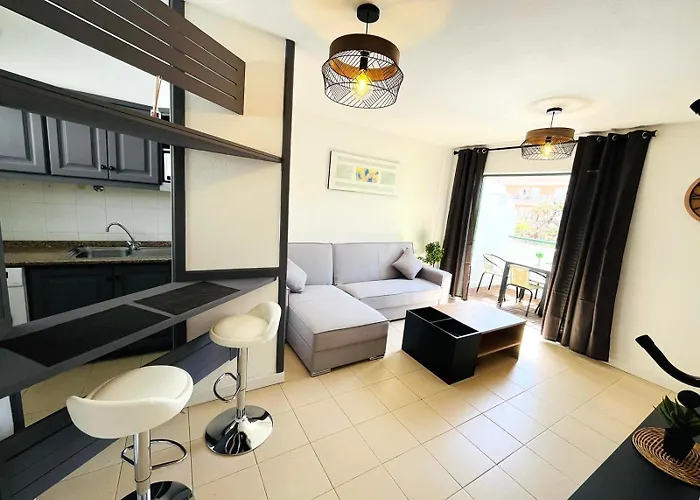 Silent With Cozy Terrace And Ocean View