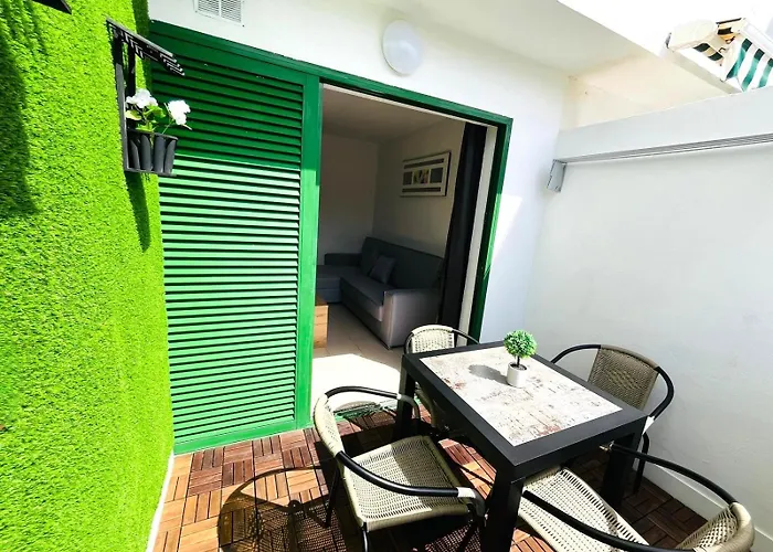 Silent With Cozy Terrace And Ocean View