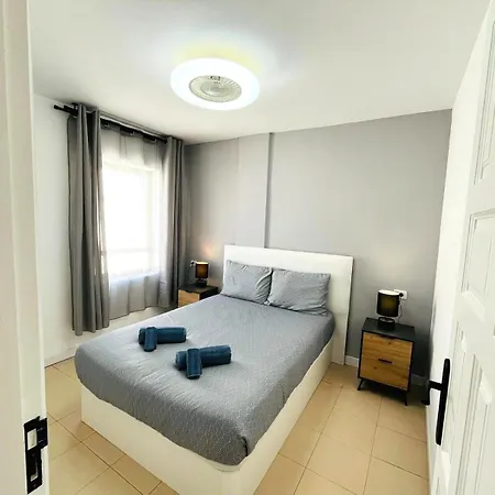 Silent With Cozy Terrace And Ocean View Apartamento